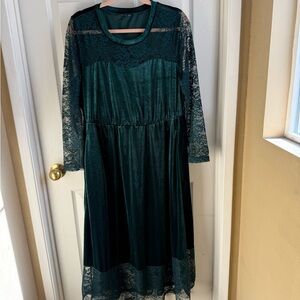 BloomChic Dark Green Velvet Lace Dress